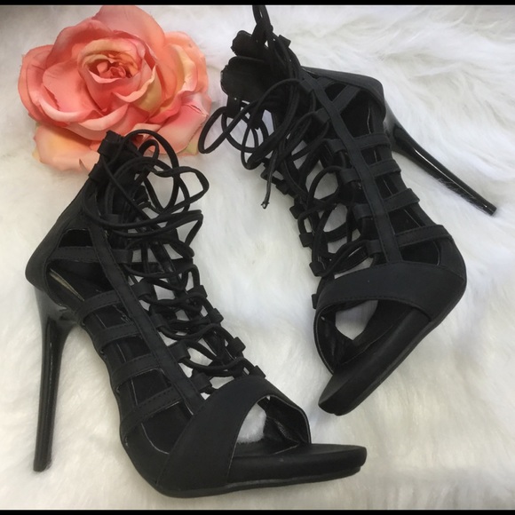 LACE UP HEELS GLADIATOR       SIZE 7 - Picture 3 of 7